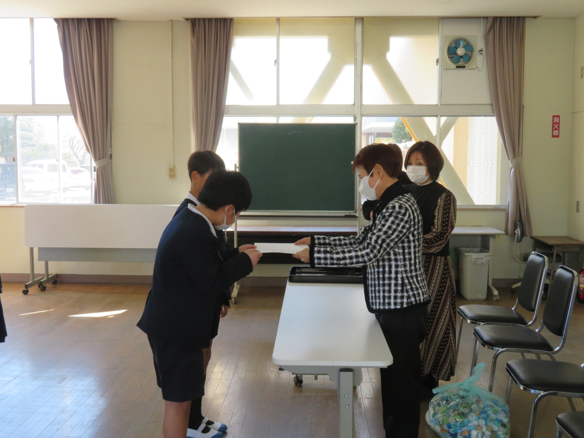 「浅江小学校よりエコキャップ引受け（2024.2.13）」関連画像