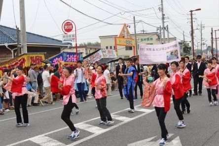 2016光まつり パレードなどを運営しました